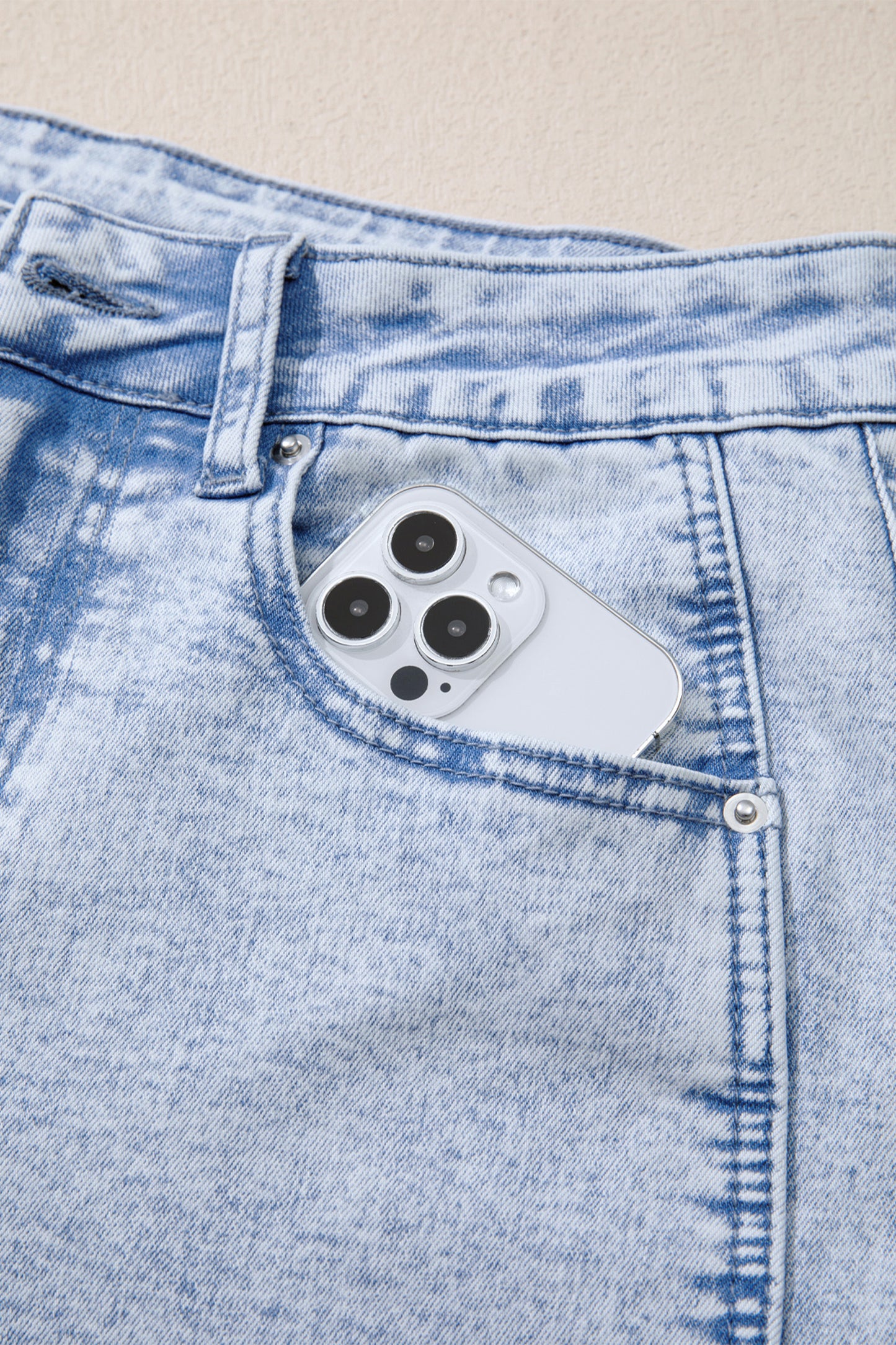 Light Washed Barrel Jeans