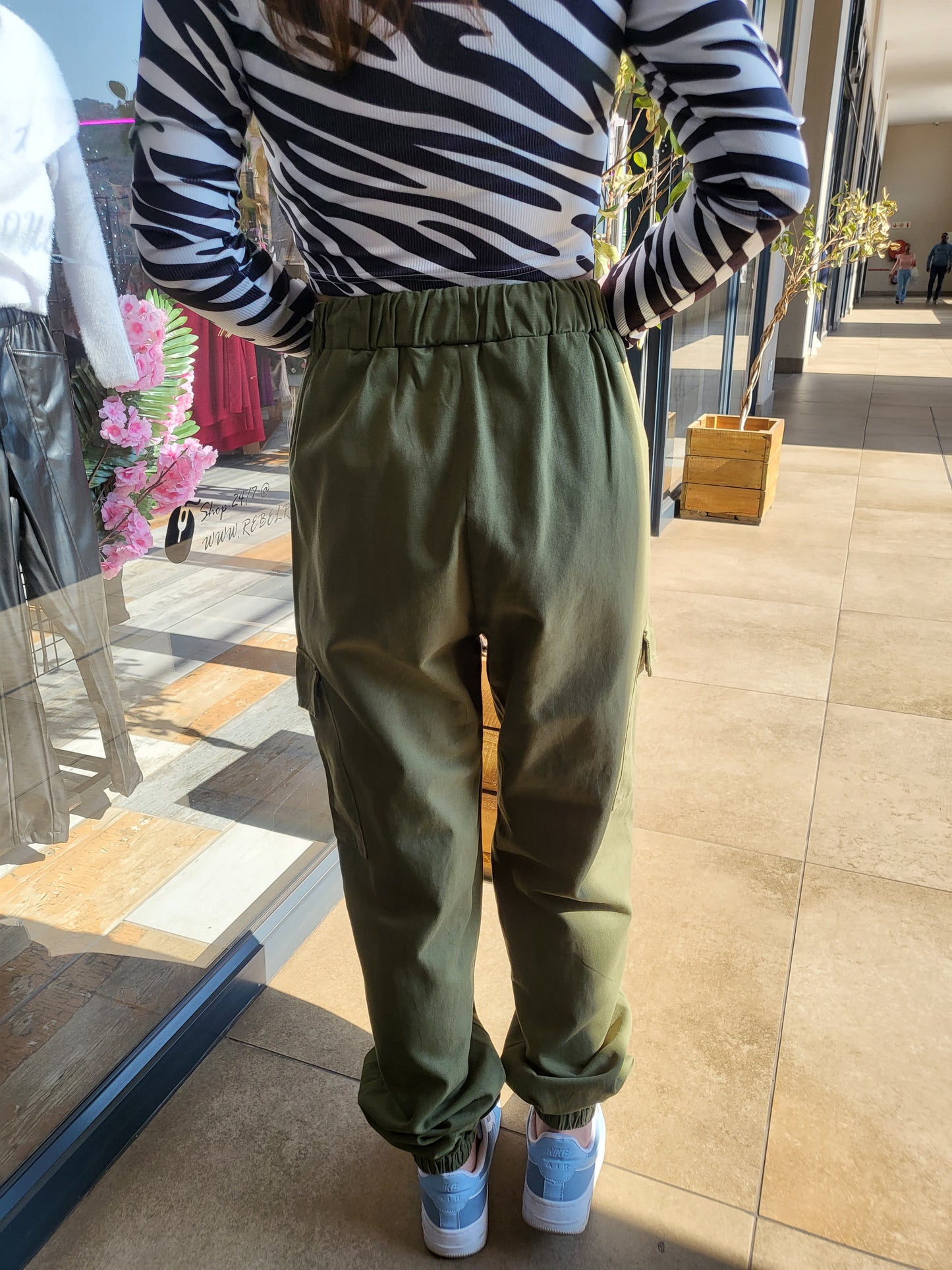 Green cargo joggers