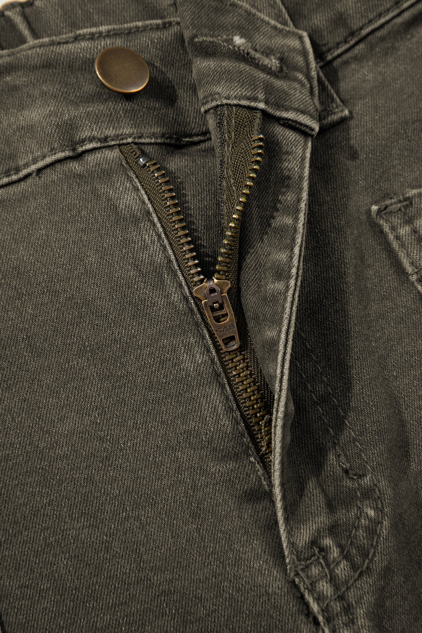 Ankle-length Barrel Jeans