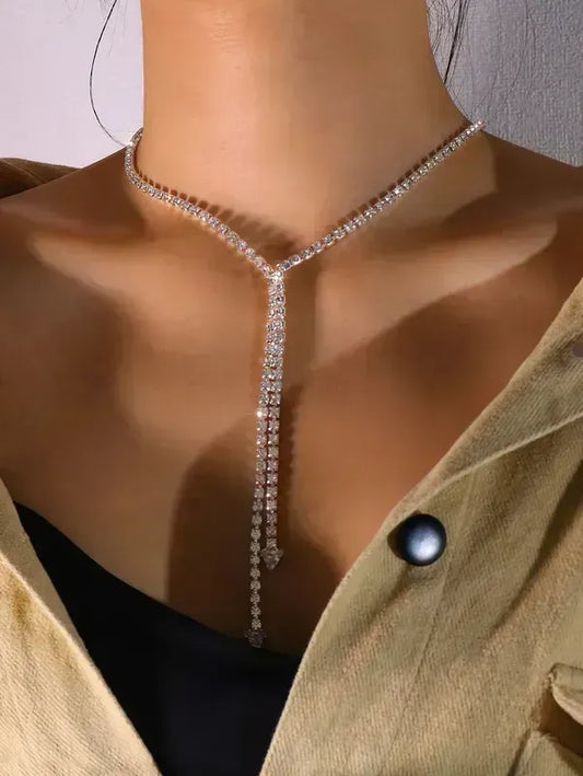 Diamante Y necklace